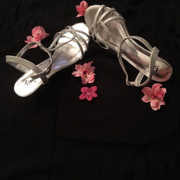 Shoes - Picture 2 of 2